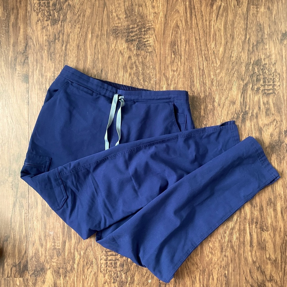 FIGS small Zola skinny scrub pant